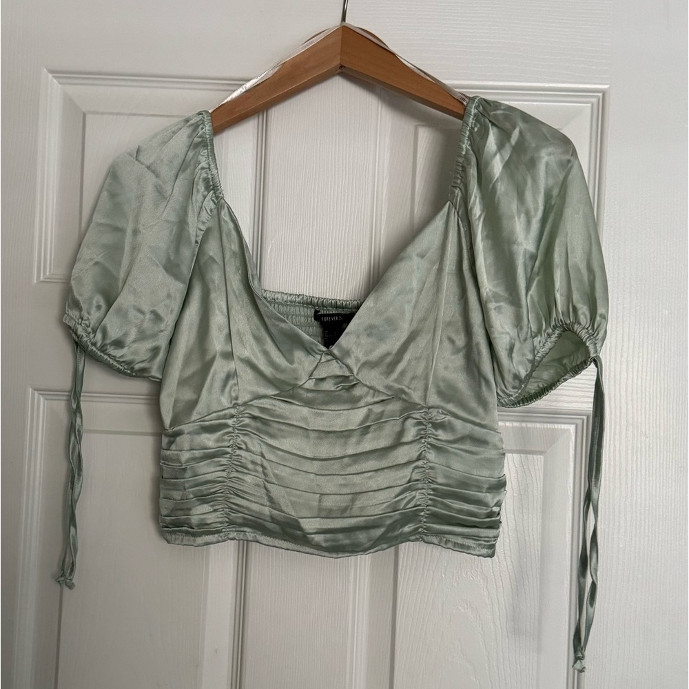 Forever 21 Satin Green Bell Sleeve Cropped Top Sz L